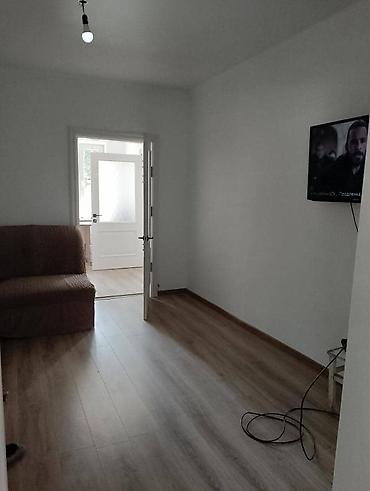 Поклейка обоев: Услуги ремонта домов квартир — 3