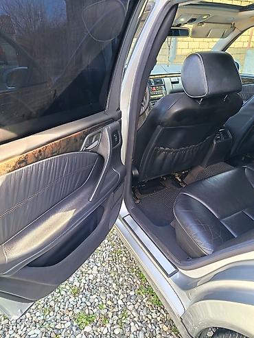 Mercedes-Benz: Mercedes-Benz E 320: 3.2 l | 2000 il Sedan — 11