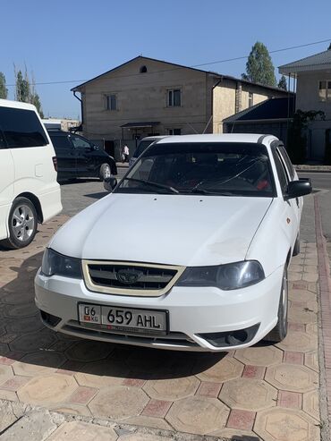 Daewoo: Daewoo Nexia: 2011 г., 1.5 л, Механика, Бензин, Седан