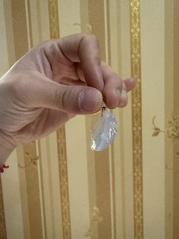 meta eynek: Təbii daş asqı - Material: şəffaf, işıqda mavi-bənövşəyi parıltı — 3
