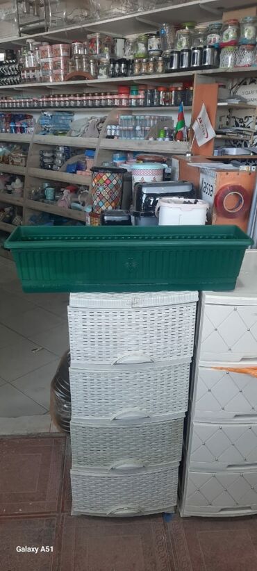 Bitkilər üçün dibçəklər: Dibceklər gulqabilar duzbucaqli yumru asilqan kvadrat — 16