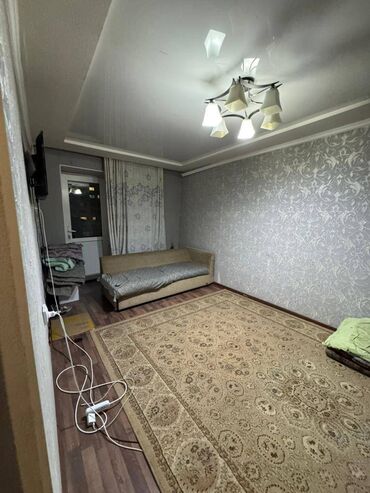 снять квартиру 1 комнатную: 1 комната, 32 м², Индивидуалка, 5 этаж, Косметический ремонт
