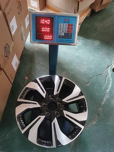 Диски: Литые Диски R 18 Комплект, Новый — 28