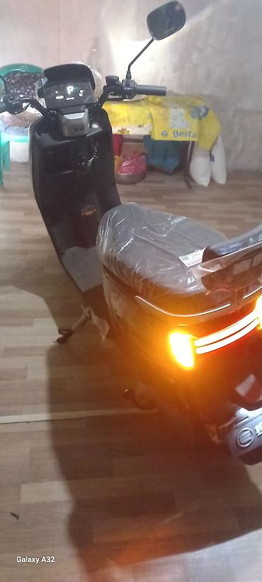 Mopedlər,skuterlər: Elektrik skuter - Şəhər daxili hərəkət üçün kompakt və səssiz — 3