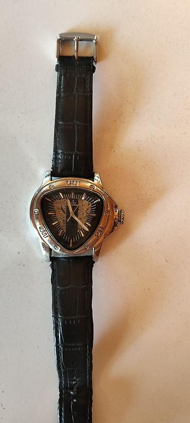 barter saat: Üçbucaqlı korpuslu kişi qol saatı - Marka/model: JARAGAR (siferblatda — 1