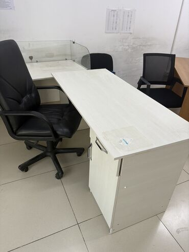 Офисные столы: Офисный стол, Нерегулируемый, Прямоугольный, ЛДСП — 10