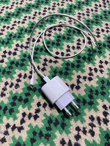 кабель type c: Универсальное сетевое зарядное устройство с USB-портом и кабелем