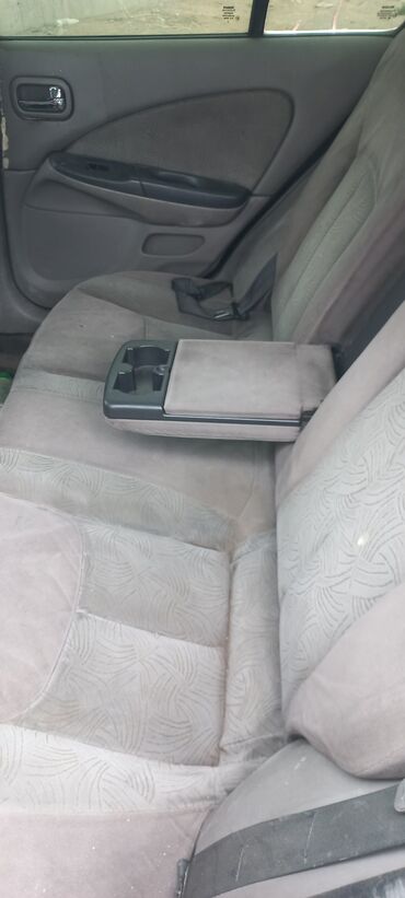 бу машына: Nissan Almera Tino: 2001 г., 2.2 л, Механика, Дизель, Хэтчбэк