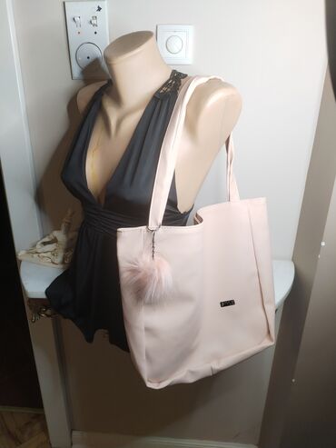 Handbags: Roza torba novo