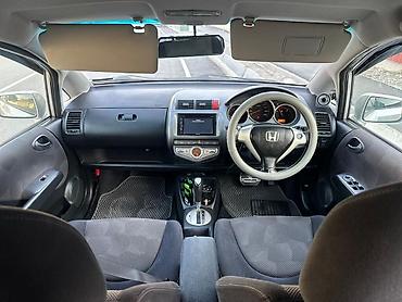 honda ridgeline 2005: Honda Fit: 2005 г., 1.5 л, Автомат, Бензин, Хэтчбэк — 6