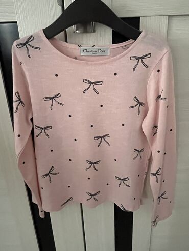 qiz usaqlari ucun koftalar: Свитер Christian Dior. Оригинал. Размер 6-8 лет. Тонкий. В идеальном