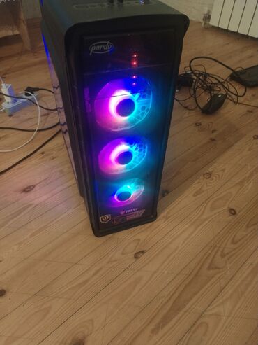 Masaüstü kompüterlər və iş stansiyaları: Gaming/iş stansiyası tipli masaüstü PC Salam Komputerde hec bir