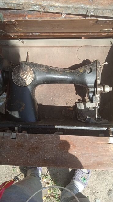 советские двигатели швейных машин: Швейная машина Электромеханическая, Ручной