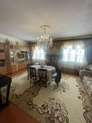 радиатор для комби: 2-ci mikrarayonda asfalt yola cixişda tam temirli binada orta temirli