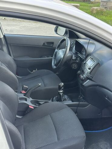 Hyundai: Hyundai i30: 1.6 l | 2011 il Hetçbek — 9