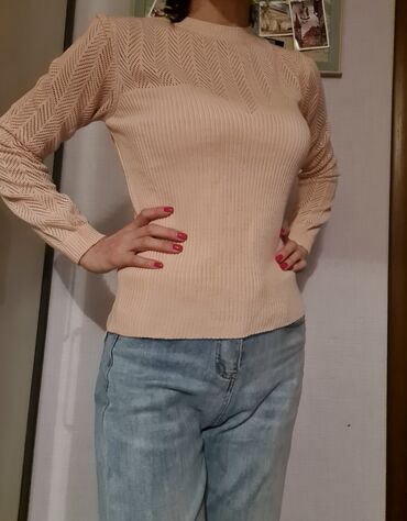 свитер персикового: Женский свитер