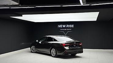 corolla 2018: Toyota Avalon: 2018 г., 2.5 л, Вариатор, Гибрид, Седан — 4