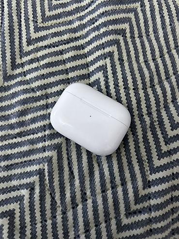 hyperx cloud alpha s: Airpods pro 2 noqte cizigsiz chox az istifade olunub hech bir problemi — 1