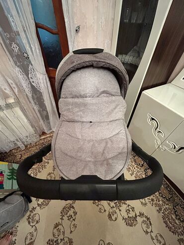 Modullu arabalar: Uşaq arabası – qatlanan, yığcam və möhkəm konstruksiyalı. - Rəng — 25