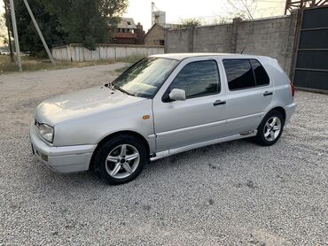 Volkswagen: Volkswagen Golf: 1996 г., 2 л, Механика, Бензин