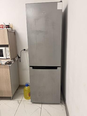 Холодильник Indesit, Б/у, Двухкамерный