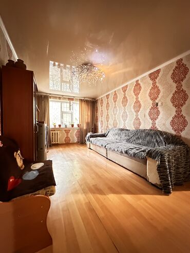 продам 3 х ком кв в мкр: 3 бөлмө, 64 кв. м, 104-серия, 1 кабат, Евроремонт