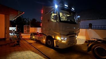 Тягачи: Тягач, Renault, Тентованный — 7