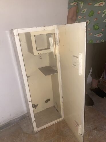 металлический шкаф для документов бу: Доброго времени суток! Соседка пожилого возраста продает сейф, говорит