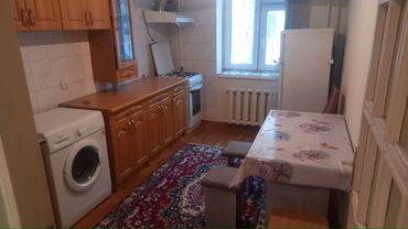 срочно продаётся 1 комнатная квартира в районе ошского рынка по улице кенсуйская: 1 комната, 45 м², 106 серия, 1 этаж, Евроремонт