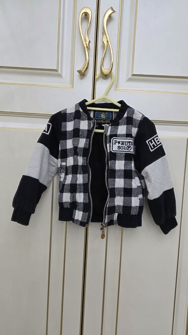 Верхняя одежда: Покупали в Корее. Смешная цена.Размер 100.Детская куртка-бомбер на — 2