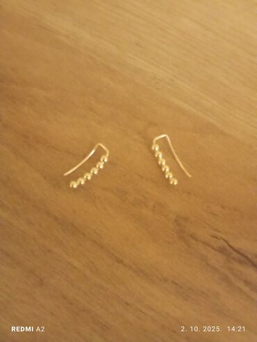 Prstenje: Srebrne minđuše sa kukicom i privjeskom u obliku suze. Centralni deo na lalafo.rs — 6 Prstenje: Srebrne minđuše sa kukicom i privjeskom u obliku suze. Centralni deo — 6