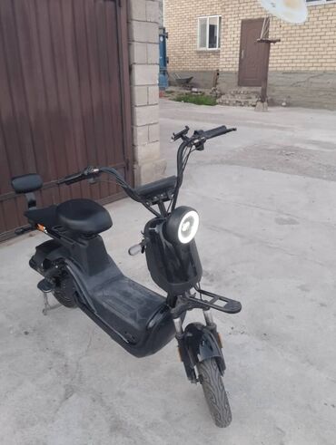 Скутеры: Скутер 60 куб. см, Электро, Б/у