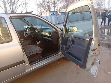 Volkswagen: Volkswagen Vento: 1993 г., 1.8 л, Механика, Седан — 22