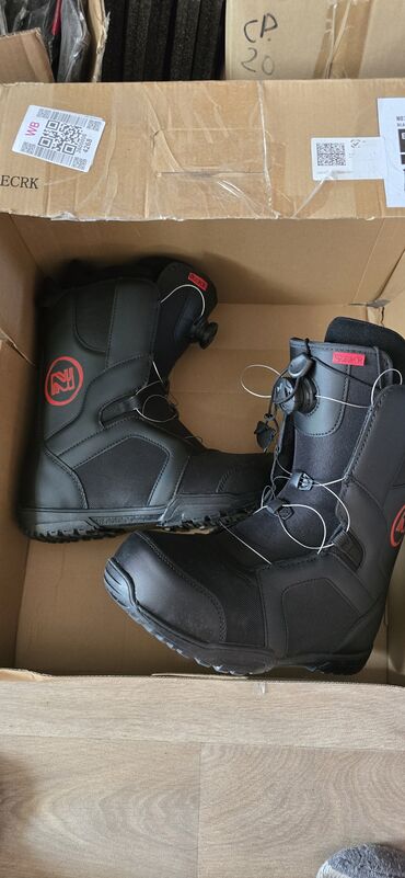 Шлемы: Лыжные очки шлемы балаклавы бафы термоноски перчатки. итд — 25