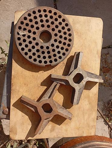 Өндүрүш үчүн жабдуулар: Комплект деталей для промышленной мясорубки/волчка: - Перфорированная — 1