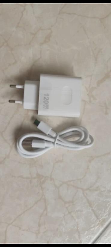 iphone 17 pro mac: Зарядник. Новый быстрый зарядник. В комплекте дам два кабеля, один — 1