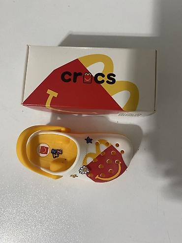 Игрушки: Məhsul: Crocs x McDonald’s temalı mini aksesuar/çantabəzək (açar — 1