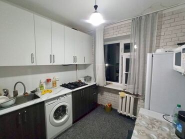 квартира откоруп берем: 1 бөлмө, 30 кв. м, Хрущевка, 2 кабат, Косметикалык ремонт