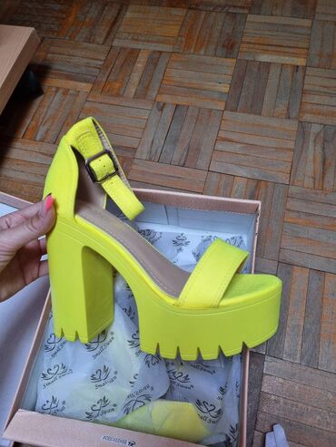air max st: Sandals, 37