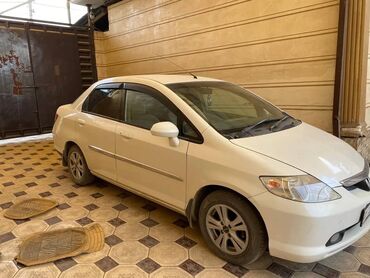 автомат машина арзан: Honda Fit Aria: 2004 г., 1.5 л, Вариатор, Бензин, Седан