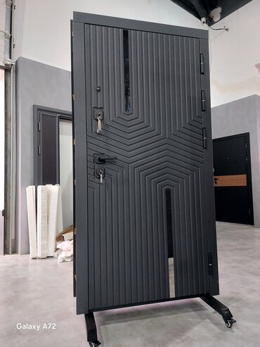 Giriş qapıları: Dəmir giriş qapıları – müasir dizayn və gücləndirilmiş təhlükəsizlik — 31