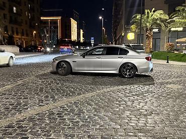 BMW: Böyük manitor Boyük gozik 4 knopkadan ibaratdi Head up (elektron — 10