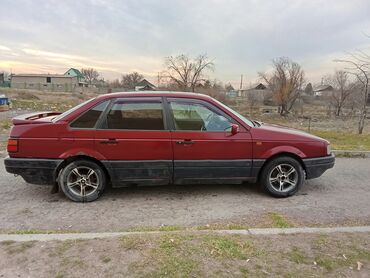 Volkswagen: Volkswagen Passat: 1990 г., 1.8 л, Механика, Бензин, Седан at lalafo.kg — 8 Volkswagen: Volkswagen Passat: 1990 г., 1.8 л, Механика, Бензин, Седан — 8