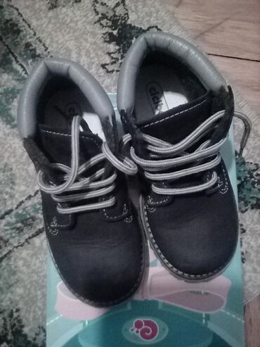 Dečija obuća: Prodajem odlicno očuvane cipele ciciban, br 28. 063/