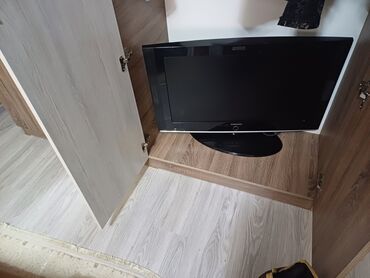 ремонт авто с выездом: Samsung LCD TV - Ekran: təxminən 32 düym (80 sm civarı), geniş ekran
