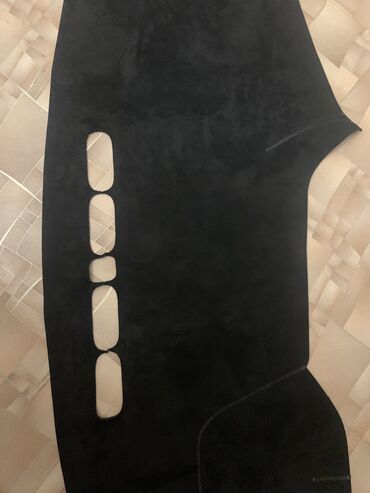 Накидка для панельки Hyundai Sonata LF (в черном цвете)