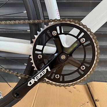 format velosiped: TSUNAMI SNM100 оригинальный Комплектация: LEGEND Цвет: белый Размеры — 6