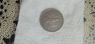 Sikkələr: Kolleksiya üçün müxtəlif ölkələrə məxsus sikkə dəsti Dəstdə olanlar — 16