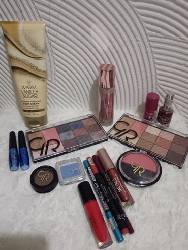 jakne l: Odlican set kozmetike: Dve palete nove GR CityStyle face &eye
