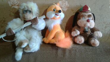 Breloklar: Labubu satılır tezedi qiymeti 6 azn koka kola labubu tezedi qiymeti 6 — 13